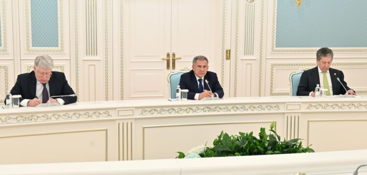 МЕМЛЕКЕТ БАСШЫСЫ ҚАСЫМ-ЖОМАРТ ТОҚАЕВ ТАТАРСТАН ПРЕЗИДЕНТІ РУСТАМ МИННИХАНОВТЫ ҚАБЫЛДАДЫ