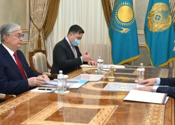 ПРЕЗИДЕНТ «АТАМЕКЕН» ҰКП ПРЕЗИДИУМЫНЫҢ ТӨРАҒАСЫН ҚАБЫЛДАДЫ