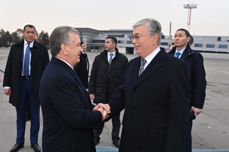 ҚАСЫМ-ЖОМАРТ ТОҚАЕВ ӨЗБЕКСТАНҒА МЕМЛЕКЕТТІК САПАРМЕН КЕЛДІ