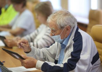 2023 ЖЫЛДАН БАСТАП «КҮМІС ЖАС» ЖОБАСЫНА 50 ЖАСТАН АСҚАН АЗАМАТТАР ҚАТЫСЫ АЛАДЫ