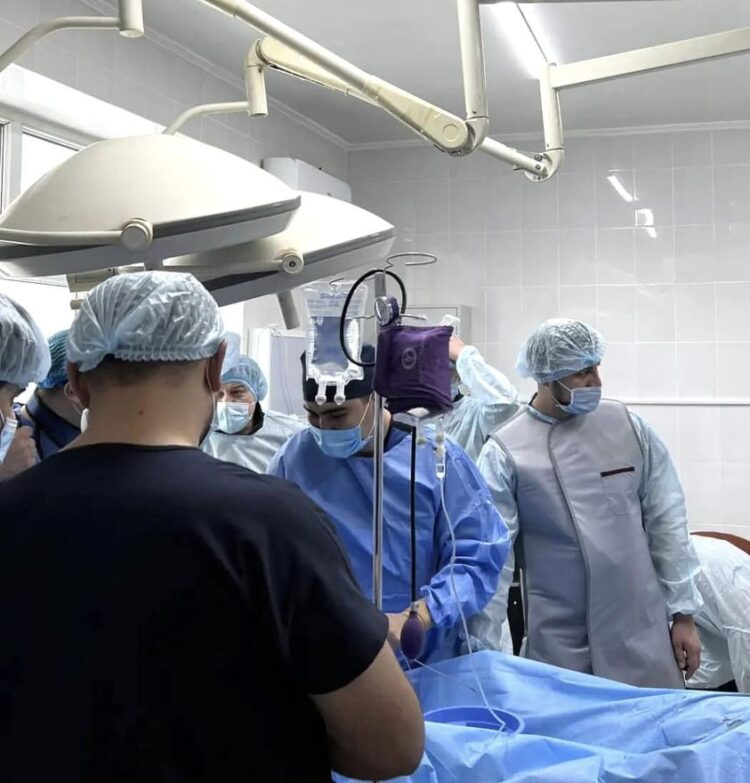 АУРУХАНАЛАРҒА АНГИОГРАФИЯ ҚҰРЫЛҒЫСЫ ОРНАТЫЛЫП, ИТАЛИЯ МАМАНЫНЫҢ ҚАТЫСУЫМЕН ДӘРІГЕРЛЕРГЕ МАСТЕР-КЛАСС ӨТКІЗІЛДІ