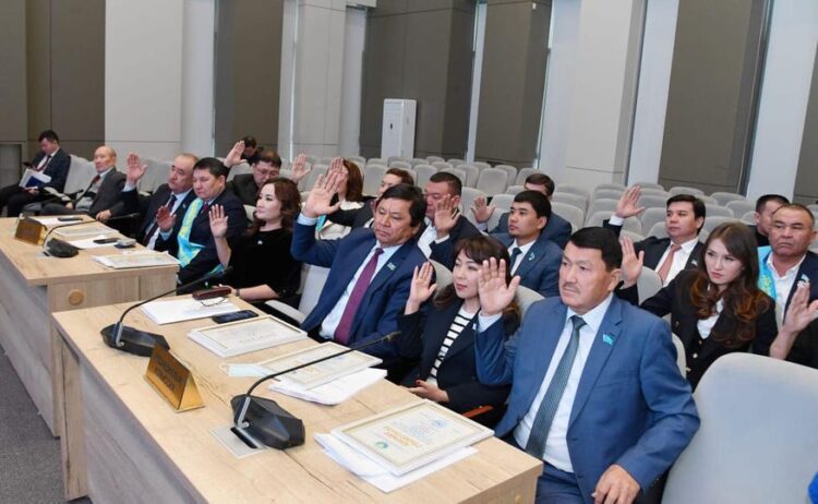 ТҮРКІСТАН ОБЛЫСТЫҚ МӘСЛИХАТЫНЫҢ КЕЗЕКТЕН ТЫС ЖИЫРМАСЫНШЫ СЕССИЯСЫНДА МАҢЫЗДЫ МӘСЕЛЕЛЕР ҚАРАЛДЫ