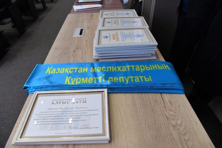 ТҮРКІСТАН ОБЛЫСТЫҚ МӘСЛИХАТЫНЫҢ КЕЗЕКТЕН ТЫС ЖИЫРМАСЫНШЫ СЕССИЯСЫНДА МАҢЫЗДЫ МӘСЕЛЕЛЕР ҚАРАЛДЫ