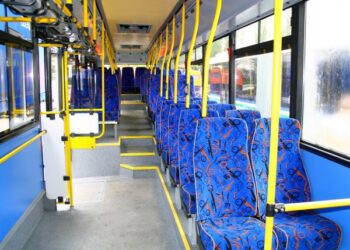 ҚАРАҒАНДЫДА 18 ЖАСҚА ТОЛМАҒАН БАЛАЛАР МЕН ЖАСӨСПІРІМДЕР АВТОБУСТА ТЕГІН ЖҮРЕ АЛАДЫ