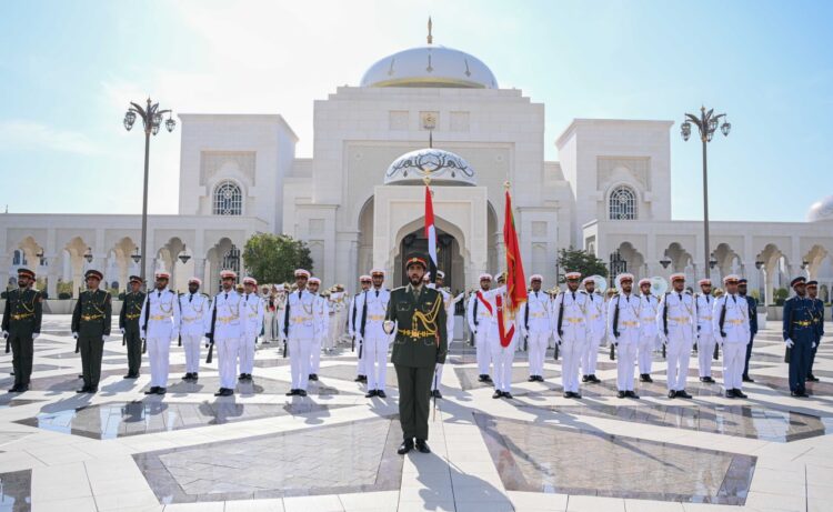 МЕМЛЕКЕТ БАСШЫСЫ ҚАСЫМ-ЖОМАРТ ТОҚАЕВТЫ БІРІККЕН АРАБ ӘМІРЛІКТЕРІ ПРЕЗИДЕНТІНІҢ «ӘЛ-УАТАН» САРАЙЫНДА САЛТАНАТТЫ ҚАРСЫ АЛУ РӘСІМІ ӨТТІ