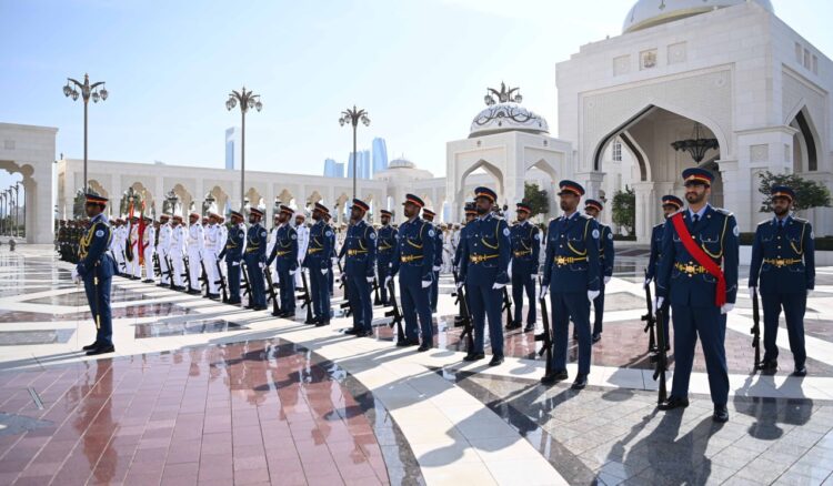 МЕМЛЕКЕТ БАСШЫСЫ ҚАСЫМ-ЖОМАРТ ТОҚАЕВТЫ БІРІККЕН АРАБ ӘМІРЛІКТЕРІ ПРЕЗИДЕНТІНІҢ «ӘЛ-УАТАН» САРАЙЫНДА САЛТАНАТТЫ ҚАРСЫ АЛУ РӘСІМІ ӨТТІ
