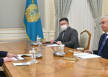 МЕМЛЕКЕТ БАСШЫСЫ AIR ASTANA ПРЕЗИДЕНТІ ПИТЕР ФОСТЕРДІ ҚАБЫЛДАДЫ