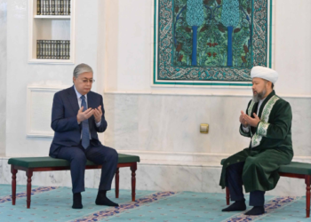 МЕМЛЕКЕТ БАСШЫСЫ ӘЗІРЕТ СҰЛТАН МЕШІТІНЕ БАРДЫ