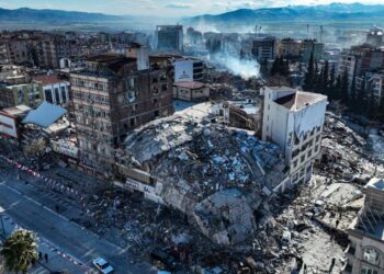 ТҮРКИЯДАҒЫ ЗІЛЗАЛА ҚҰРБАНДАРЫНЫҢ САНЫ 30 МЫҢҒА ЖУЫҚТАДЫ