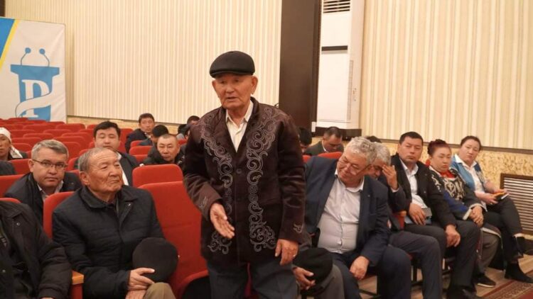 БӘЙДІБЕК АУДАНЫНЫҢ ОРТАЛЫҒЫНДАҒЫ 14 КӨШЕГЕ АСФАЛЬТ ТӨСЕЛЕДІ