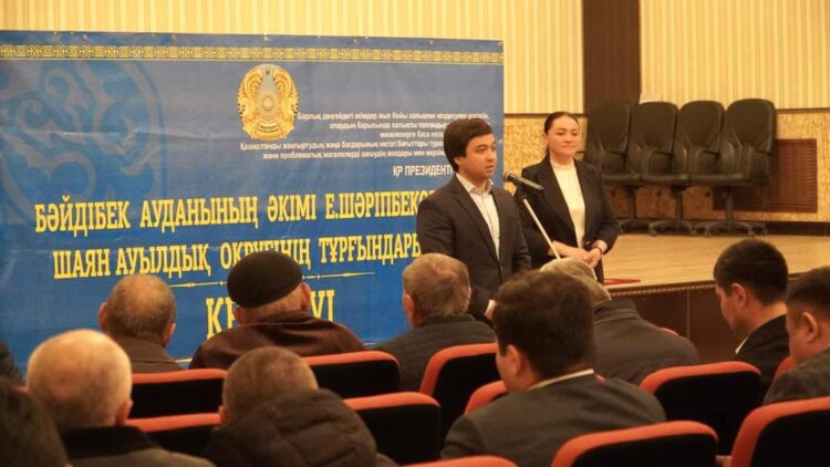 БӘЙДІБЕК АУДАНЫНЫҢ ОРТАЛЫҒЫНДАҒЫ 14 КӨШЕГЕ АСФАЛЬТ ТӨСЕЛЕДІ