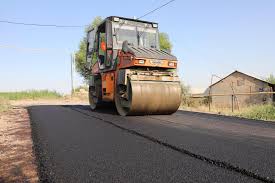 БӘЙДІБЕК АУДАНЫНЫҢ ОРТАЛЫҒЫНДАҒЫ 14 КӨШЕГЕ АСФАЛЬТ ТӨСЕЛЕДІ