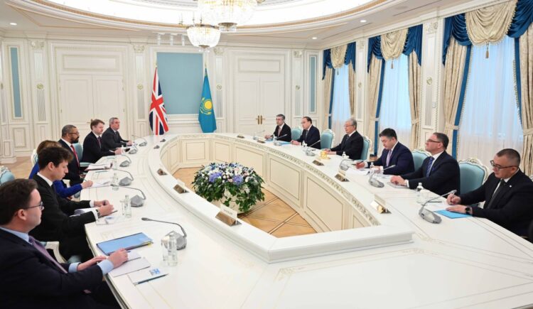 МЕМЛЕКЕТ БАСШЫСЫ ҰЛЫБРИТАНИЯНЫҢ СЫРТҚЫ ІСТЕР МИНИСТРІ ДЖЕЙМС КЛЕВЕРЛИДІ ҚАБЫЛДАДЫ