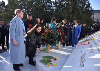 «ҚАЗАҚ ЕЛІНЕ МЫҢ АЛҒЫС»