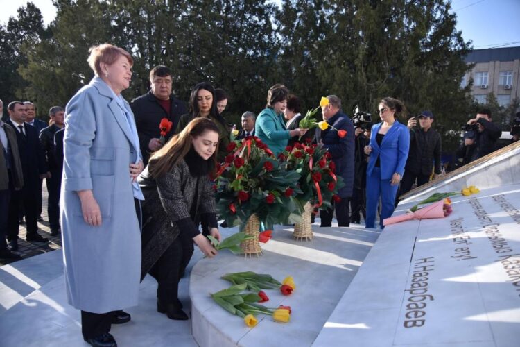 «ҚАЗАҚ ЕЛІНЕ МЫҢ АЛҒЫС»