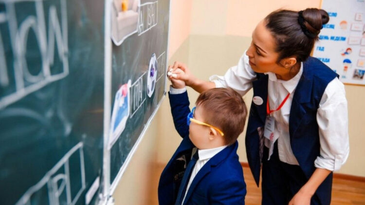 МҰҒАЛІМДЕР КҮНІ ЕНДІ 5 ҚАЗАНДА АТАЛЫП ӨТІЛЕДІ