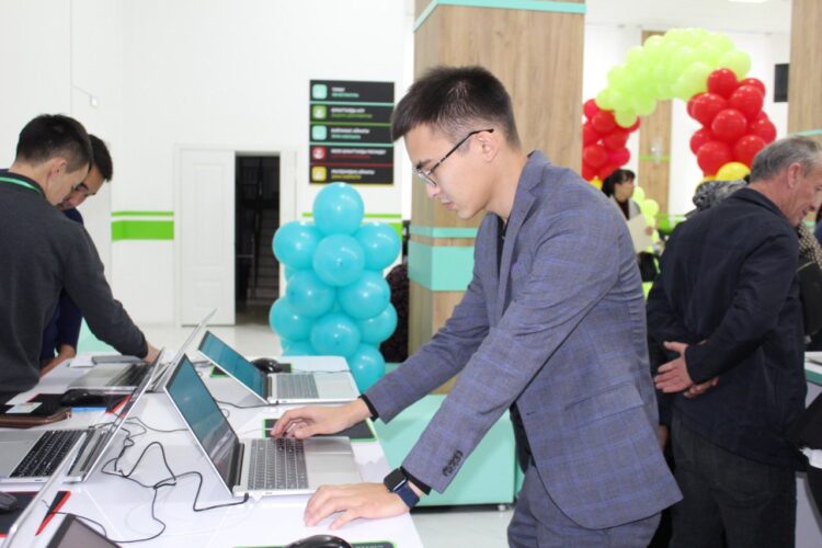 ХАЛЫҚҚА ҚЫЗМЕТ КӨРСЕТУ ОРТАЛЫҒЫ ЖАҢА ҒИМАРАТҚА КӨШТІ