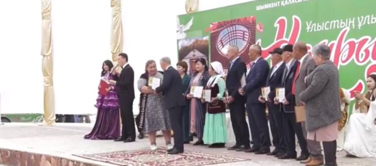 ҰЛЫСТЫҢ ҰЛЫ КҮНІ ТОЙЛАНДЫ