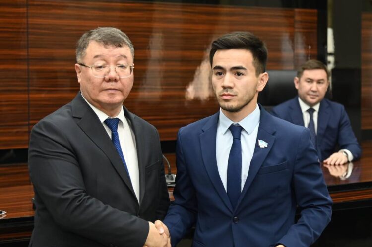 ДЕПУТАТТАР ҚҰРАМЫ 60 ПАЙЫЗҒА ЖАҢАРДЫ