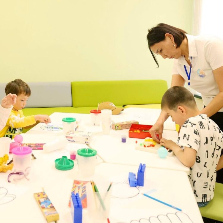 АУТИСТ БАЛАЛАРҒА ТЕГІН ОРТАЛЫҚ АШЫЛДЫ