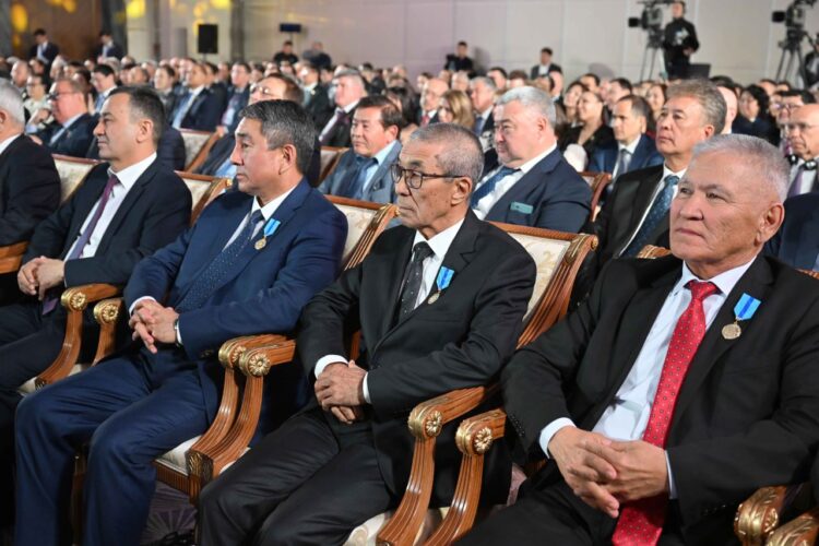 МЕМЛЕКЕТ БАСШЫСЫ «ТЕҢІЗШЕВРОЙЛ» КОМПАНИЯСЫНЫҢ 30 ЖЫЛДЫҒЫНА АРНАЛҒАН САЛТАНАТТЫ ЖИЫНҒА ҚАТЫСТЫ