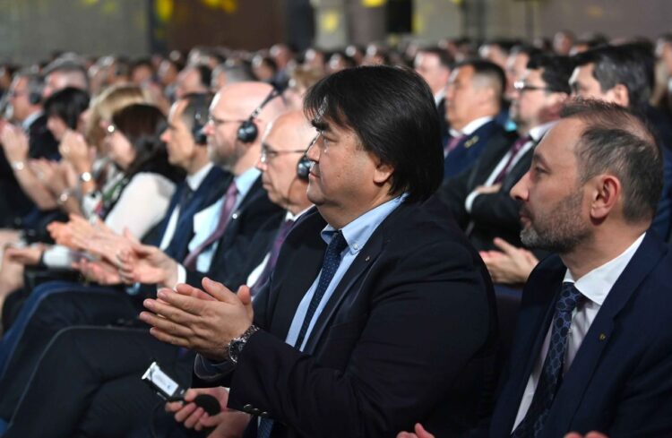 МЕМЛЕКЕТ БАСШЫСЫ «ТЕҢІЗШЕВРОЙЛ» КОМПАНИЯСЫНЫҢ 30 ЖЫЛДЫҒЫНА АРНАЛҒАН САЛТАНАТТЫ ЖИЫНҒА ҚАТЫСТЫ