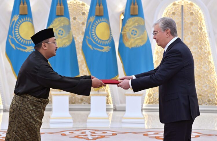 ПРЕЗИДЕНТ ҚАСЫМ-ЖОМАРТ ТОҚАЕВ БІРҚАТАР МЕМЛЕКЕТТІҢ ЕЛШІЛЕРІНЕН СЕНІМ ГРАМОТАЛАРЫН ҚАБЫЛДАДЫ