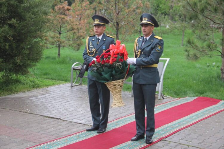 ЕРЛІГІ — ЕЛ ЕСІНДЕ