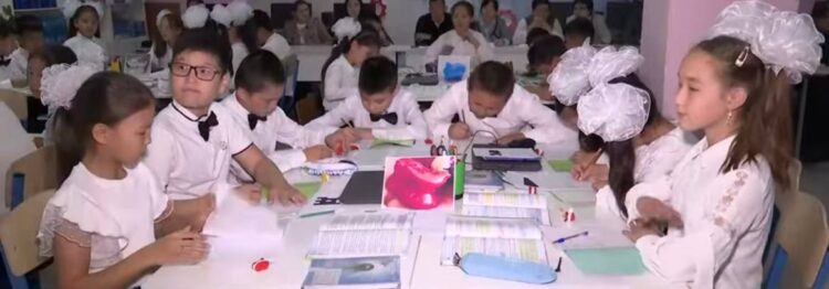 100 МҰҒАЛІМ ТӘЖІРИБЕ АЛМАСТЫ