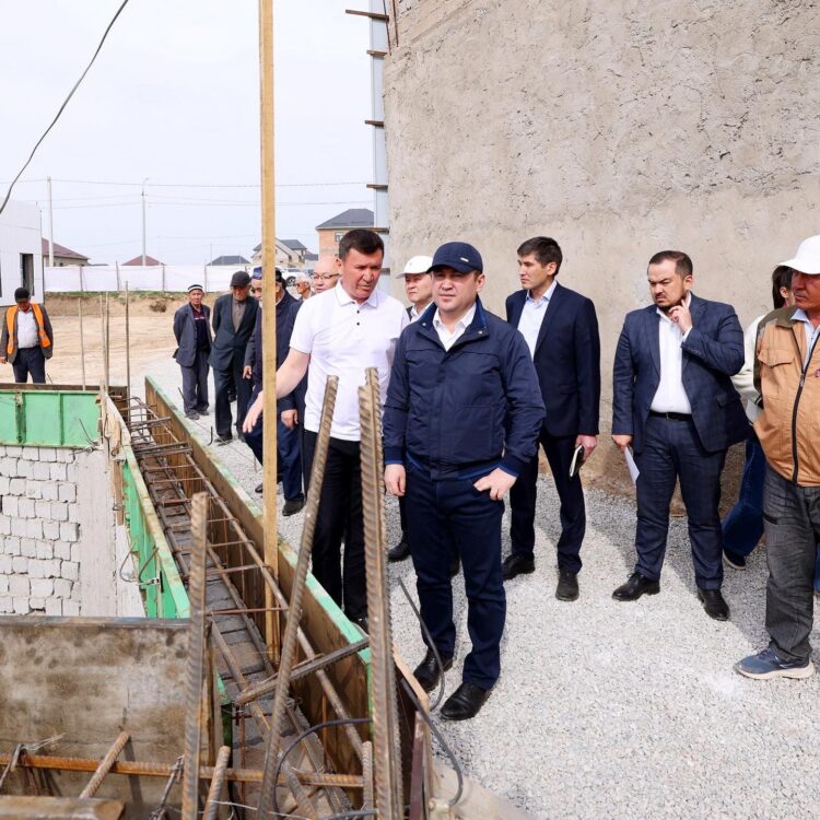 МЕДИЦИНА САЛАСЫНДАҒЫ МӘСЕЛЕЛЕРДІҢ КҮРМЕУІ ШЕШІЛІП КЕЛЕДІ