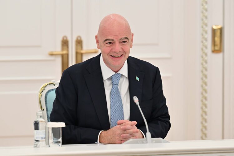 МЕМЛЕКЕТ БАСШЫСЫ ХАЛЫҚАРАЛЫҚ ФУТБОЛ ФЕДЕРАЦИЯСЫНЫҢ ПРЕЗИДЕНТІ ДЖАННИ ИНФАНТИНОНЫ ҚАБЫЛДАДЫ