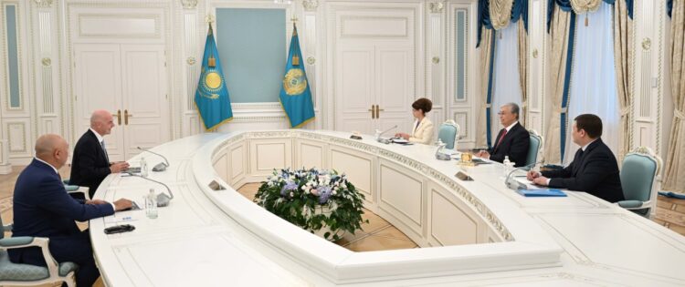 МЕМЛЕКЕТ БАСШЫСЫ ХАЛЫҚАРАЛЫҚ ФУТБОЛ ФЕДЕРАЦИЯСЫНЫҢ ПРЕЗИДЕНТІ ДЖАННИ ИНФАНТИНОНЫ ҚАБЫЛДАДЫ