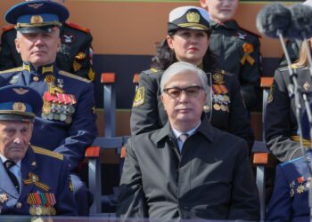 ҚАСЫМ-ЖОМАРТ ТОҚАЕВ ЖЕҢІС КҮНІНЕ АРНАЛҒАН ӘСКЕРИ ПАРАДҚА БАРДЫ