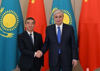 МЕМЛЕКЕТ БАСШЫСЫ HUAWEI TECHNOLOGIES КОМПАНИЯСЫНЫҢ БАСҚАРМА ТӨРАҒАСЫ ЛЯН ХУАНЫ ҚАБЫЛДАДЫ