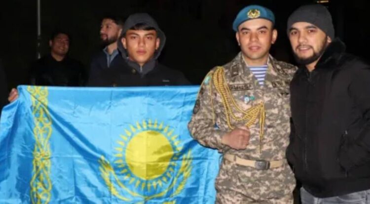 САРБАЗДАР ӘСКЕРДЕН ОРАЛДЫ