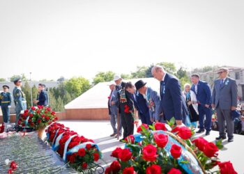 ЖАРҚЫН БОЛАШАҚ СЫЙЛАҒАН ҰЛЫ ЖЕҢІС