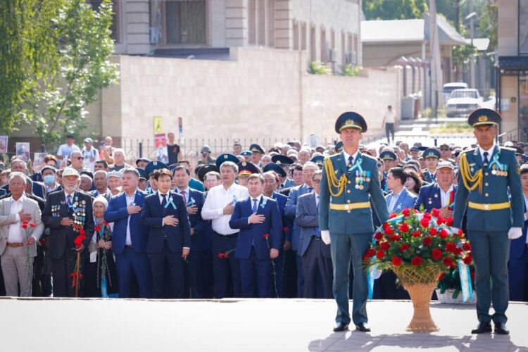 ЖАРҚЫН БОЛАШАҚ СЫЙЛАҒАН ҰЛЫ ЖЕҢІС