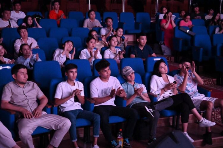 «АҚ ЖОЛ» ПАРТИЯСЫНЫҢ МҮШЕЛЕРІ МАРАПАТТАЛДЫ