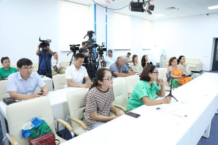 «БИЗНЕСКЕ ЖОЛ» ЖОБАСЫ АЯСЫНДА 700 КӘСІПКЕРДІҢ ҚҰҚЫҒЫ ҚОРҒАЛДЫ