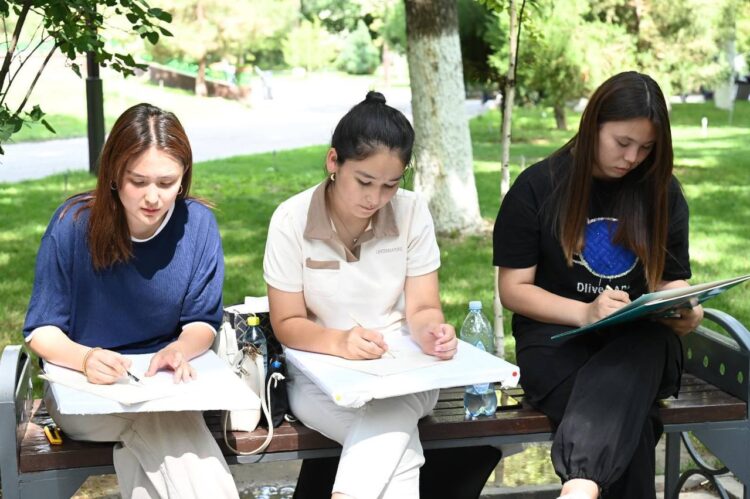 ШЫМКЕНТТЕ СУРЕТШІЛЕРГЕ АРНАЛҒАН АРТ-КЕҢІСТІК АШЫЛДЫ