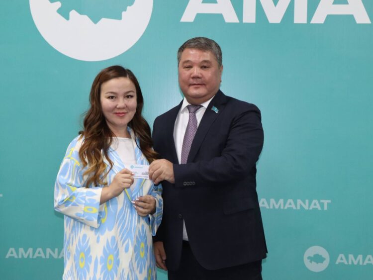 ЖУРНАЛИСТЕР «AMANAT» ПАРТИЯСЫНЫҢ ҚҰРАМЫНА ҚОСЫЛДЫ