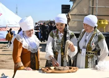 ДӘСТҮРІМІЗДІ ДӘРІПТЕЙТІН ОРТАЛЫҚҚА ТУРИСТЕР ЖИІ КЕЛЕДІ