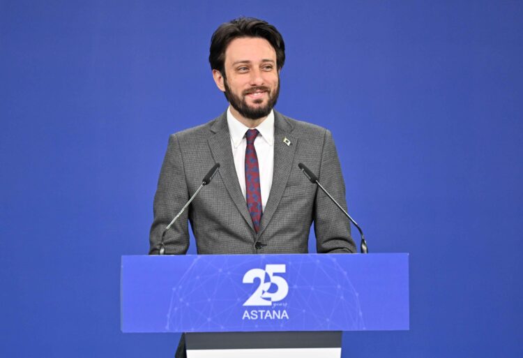 ПРЕЗИДЕНТ АСТАНАНЫҢ 25 ЖЫЛДЫҚ МЕРЕЙТОЙЫНА АРНАЛҒАН БАУЫРЛАС ҚАЛАЛАР ФОРУМЫНА ҚАТЫСТЫ