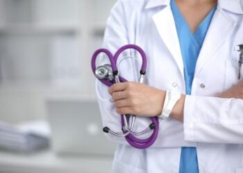 АҚ ХАЛАТТЫЛАР АЛҒЫСҚА БӨЛЕНДІ