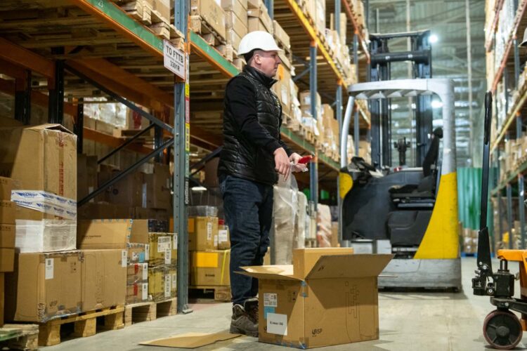 ӨЗІМІЗ ОТЫРҒАН БҰТАҚТЫ ШАУЫП… ШЫМКЕНТ ПЕН ТҮРКІСТАН ОБЛЫСЫНЫҢ ТҰРҒЫНДАРЫ ҰЯЛЫ БАЙЛАНЫС САПАСЫН ҚАЛАЙ НАШАРЛАТЫП ЖҮР?