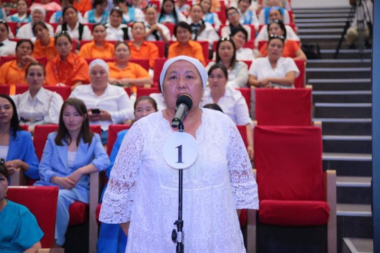 ТҮРКІСТАН ОБЛЫСЫНЫҢ АУЫЛ КІТАПХАНАЛАРЫНА 26 МЫҢ КІТАП ҮЛЕСТІРІЛДІ