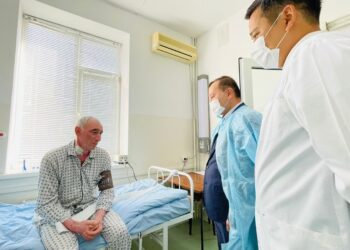 МЕГАПОЛИСТІҢ БАС ДӘРІГЕРІ ЖҮРЕГІНЕ ТРАНСПЛАНТАЦИЯ ЖАСАҒАН АЛҒАШҚЫ НАУҚАСТЫҢ ХӘЛІН СҰРАДЫ