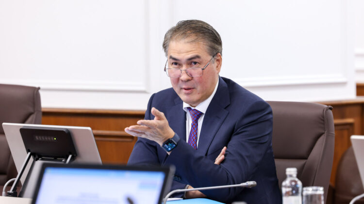 ҮКІМЕТТЕ ОҢТҮСТІК ӨҢІРЛЕРДІҢ ЕГІНШІЛЕРІН СУМЕН ҚАМТАМАСЫЗ ЕТУ ШАРАЛАРЫ ҚАРАЛДЫ