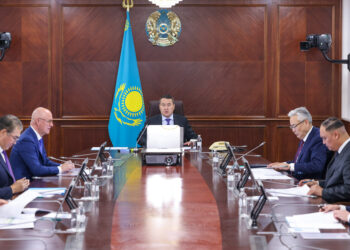 ҮКІМЕТТЕ ОҢТҮСТІК ӨҢІРЛЕРДІҢ ЕГІНШІЛЕРІН СУМЕН ҚАМТАМАСЫЗ ЕТУ ШАРАЛАРЫ ҚАРАЛДЫ