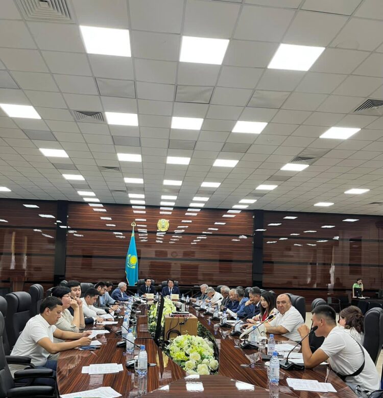 ӘЛЕУМЕТТІК МӘСЕЛЕЛЕР ТАЛҚЫЛАНДЫ